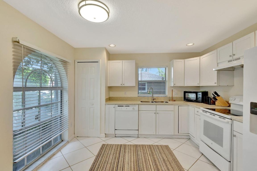 13796 Yarmouth Drive - Photo 13