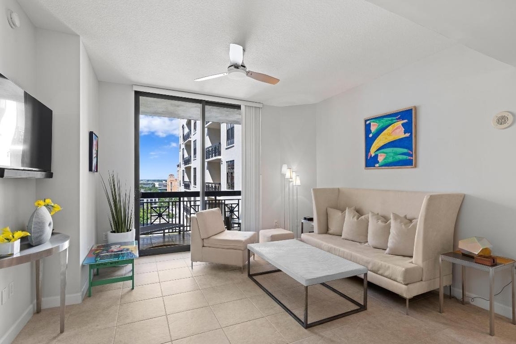 801 S Olive Avenue - Photo 3