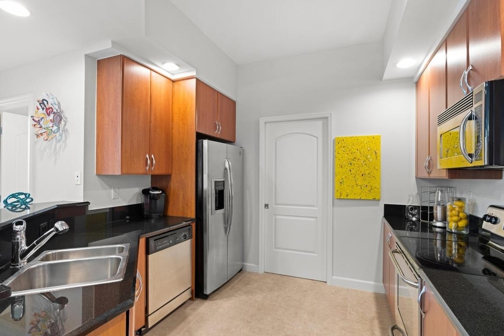 801 S Olive Avenue - Photo 5