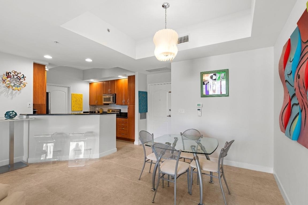 801 S Olive Avenue - Photo 1