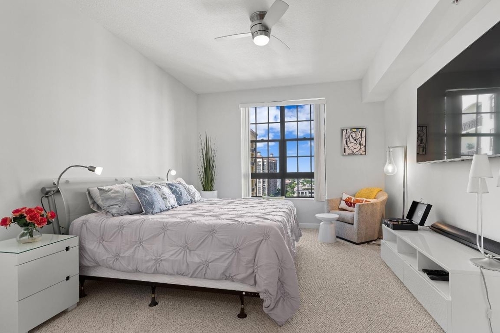 801 S Olive Avenue - Photo 9
