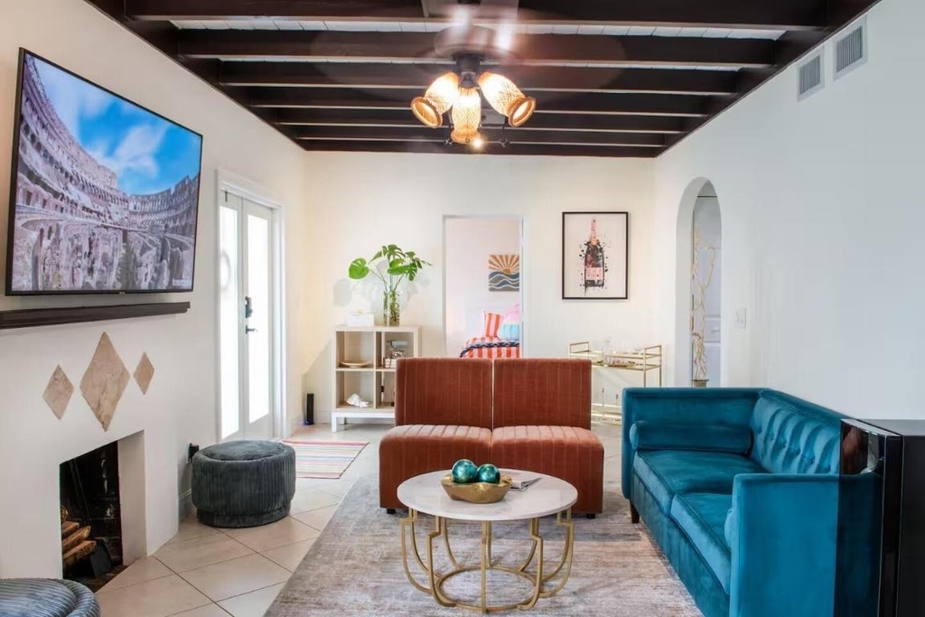 129 E Hart Street - Photo 2
