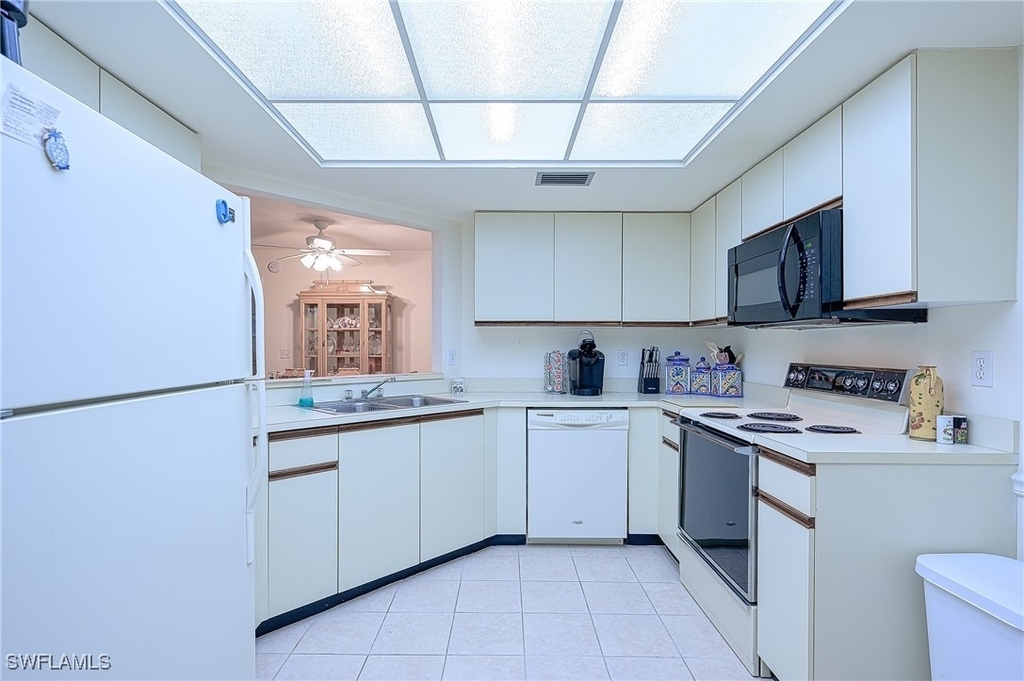 565 Beachwalk Circle - Photo 12