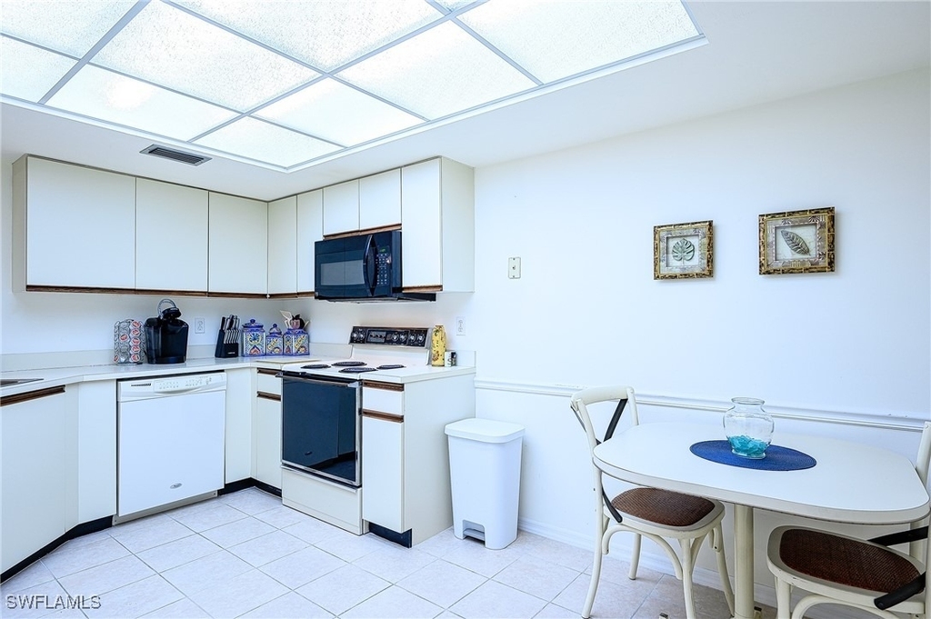 565 Beachwalk Circle - Photo 13