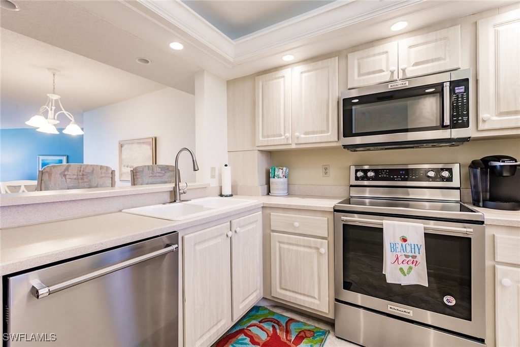 260 Seaview Court - Photo 12
