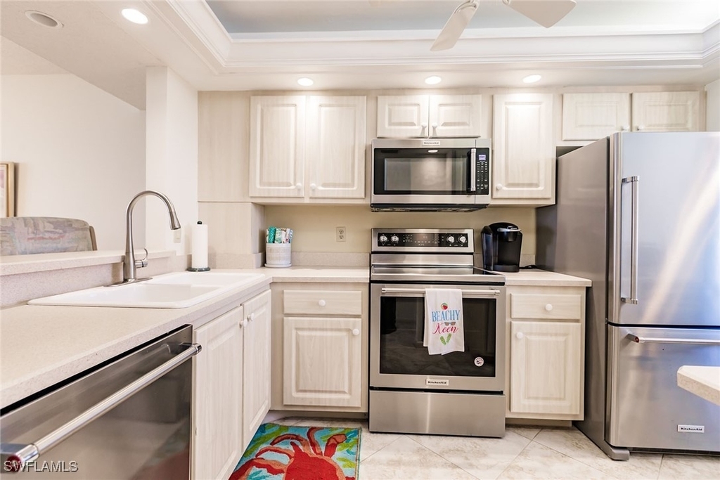 260 Seaview Court - Photo 11