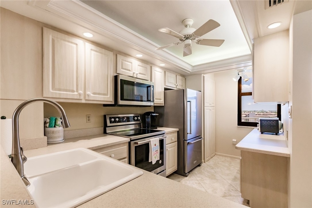 260 Seaview Court - Photo 9