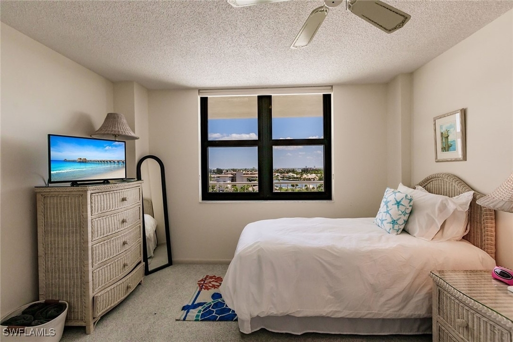 260 Seaview Court - Photo 20