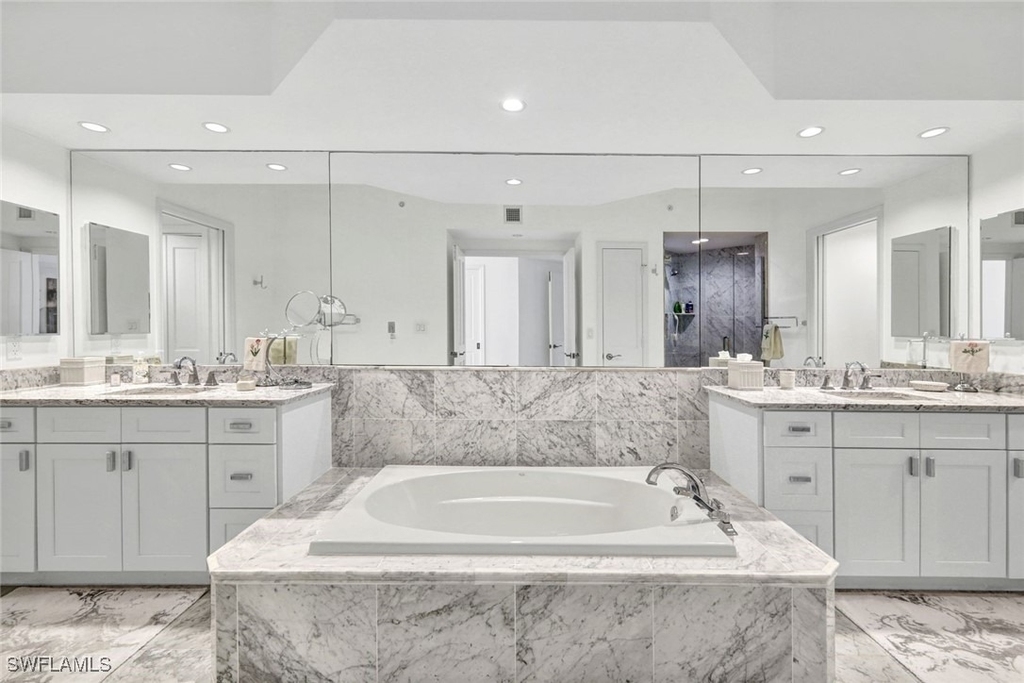 8171 Bay Colony Drive - Photo 11