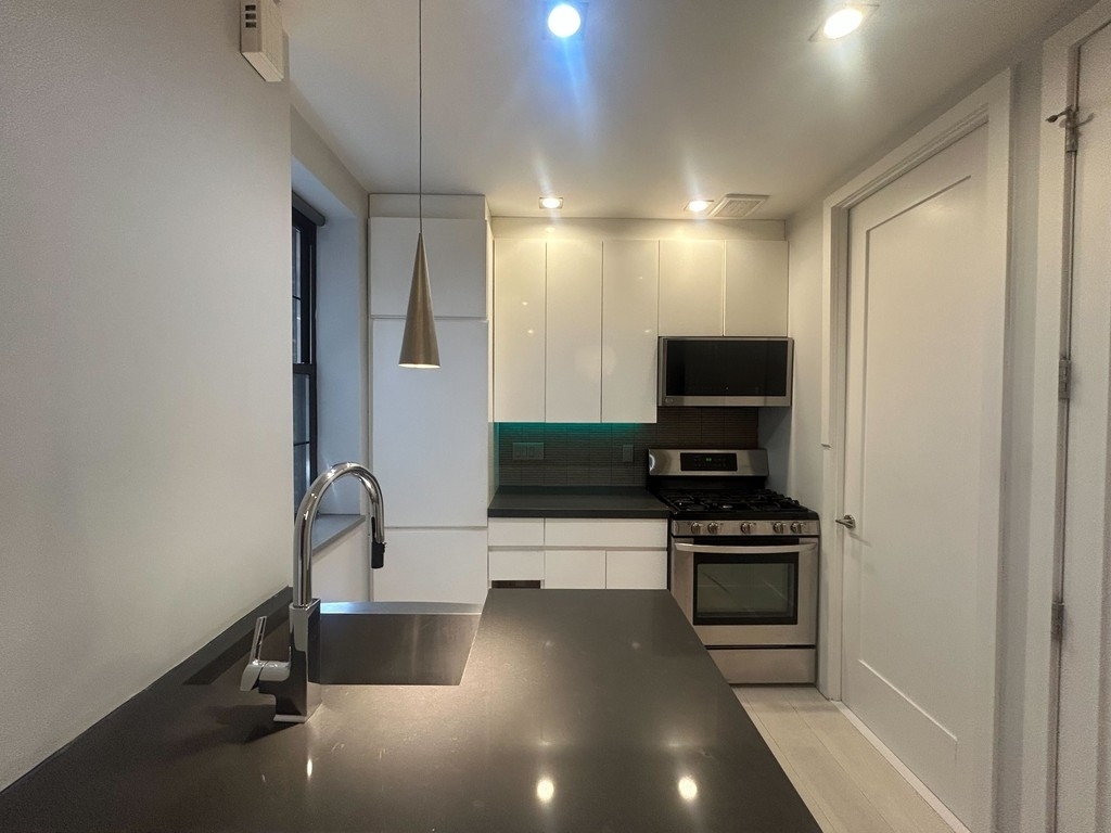 1BR in Lower East Side - Photo 2