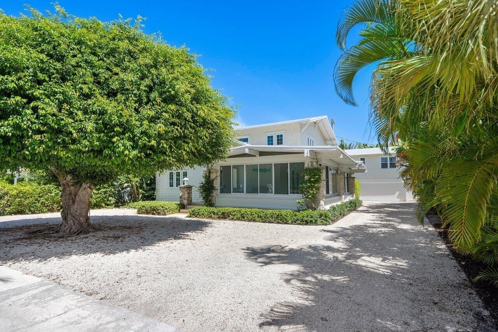 141 Chilean Avenue - Photo 1