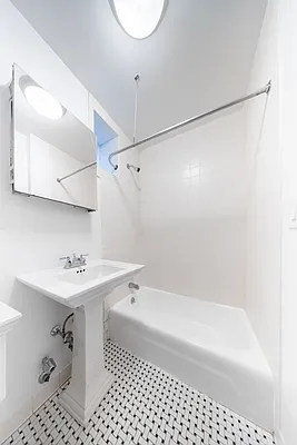 207 West 11th Street - Photo 3