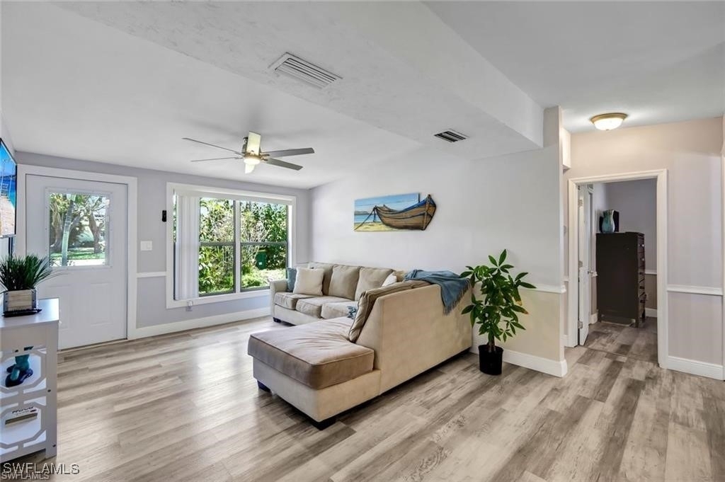2047 Harbor Lane - Photo 5