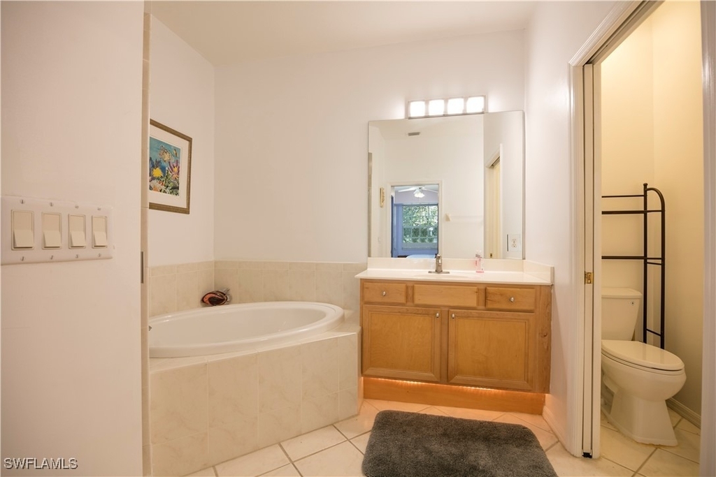 3964 Bishopwood Court E - Photo 11