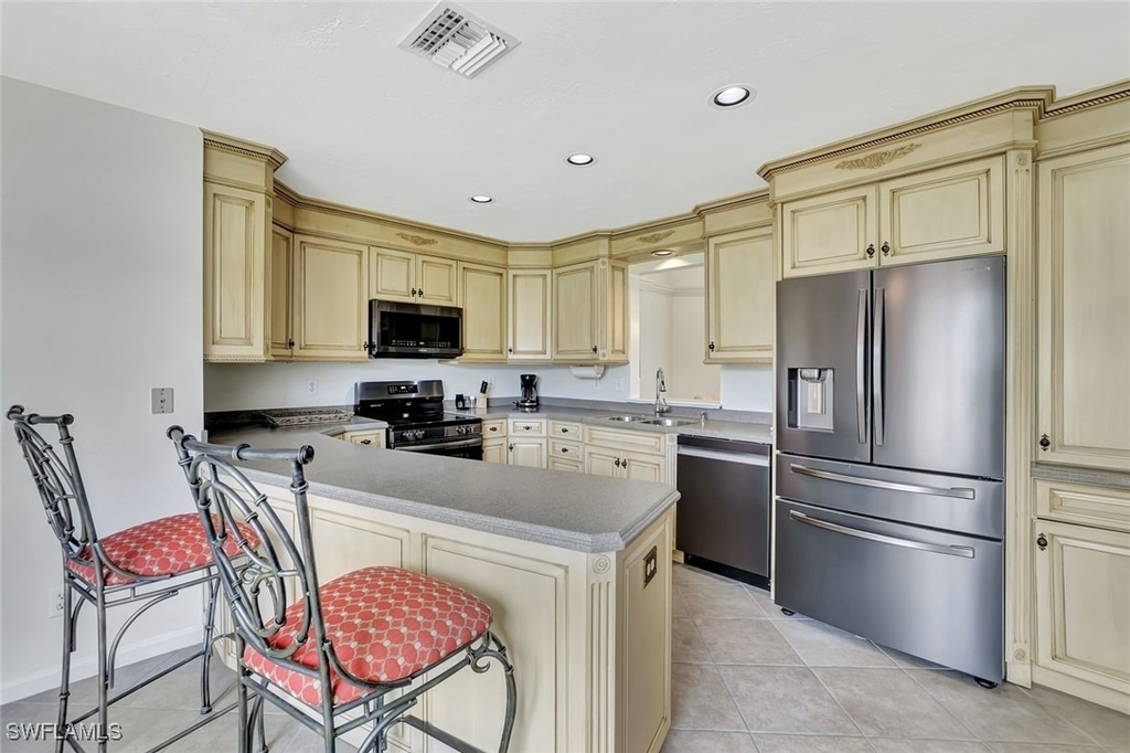 5859 Westbourgh Court - Photo 7