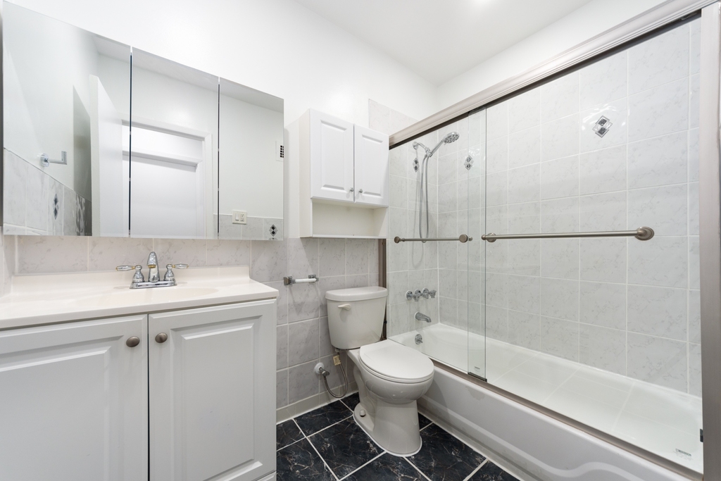 12-10 Astoria Park South - Photo 8