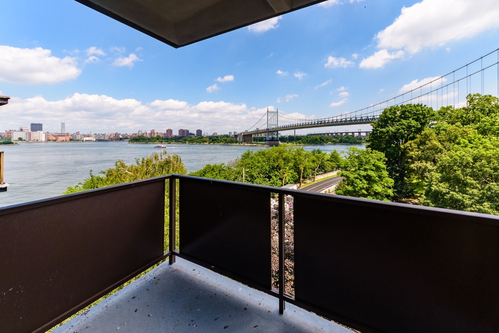 12-10 Astoria Park South - Photo 0