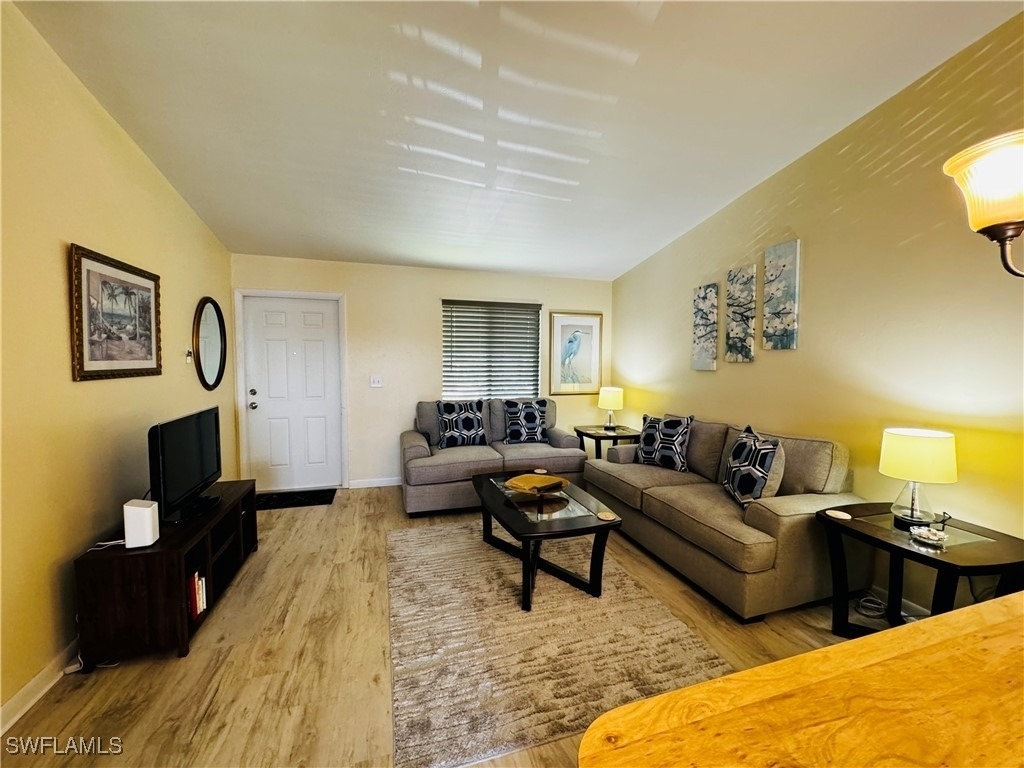 4903 Vincennes Street - Photo 3