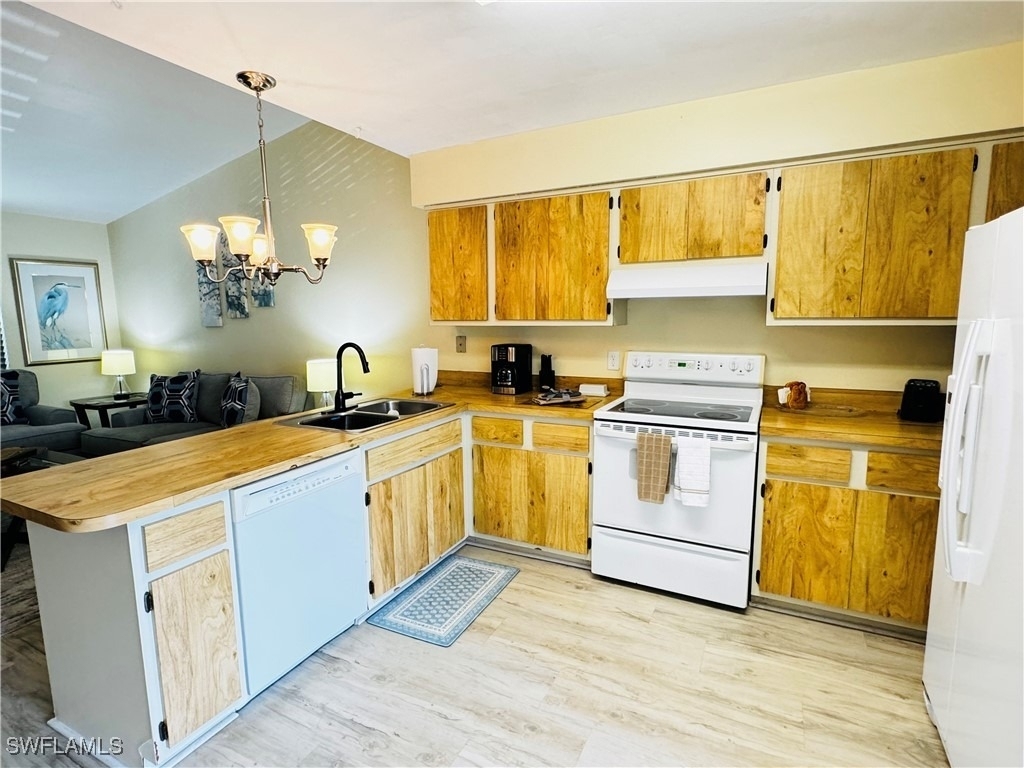4903 Vincennes Street - Photo 6