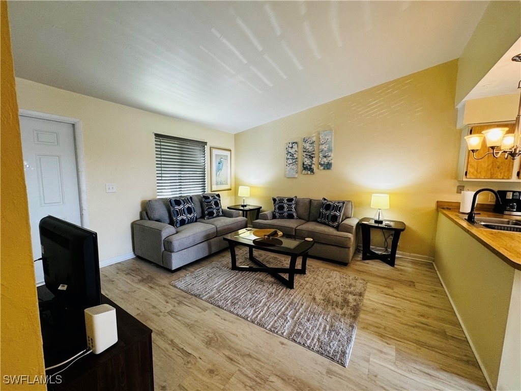 4903 Vincennes Street - Photo 2