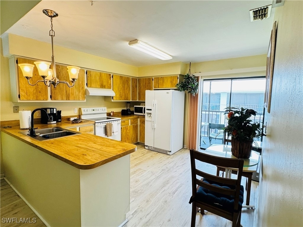 4903 Vincennes Street - Photo 4