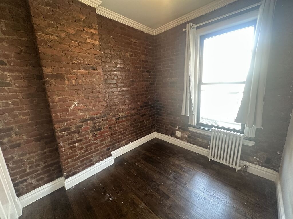 E 13th St and 1st Ave - Photo 2