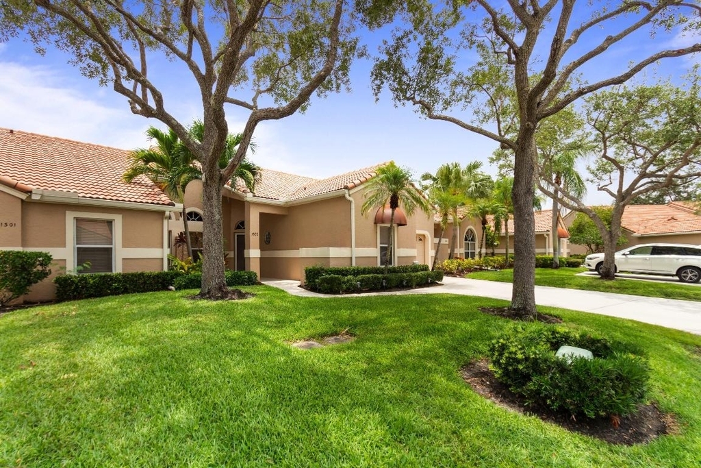1302 Mahogany Place - Photo 24