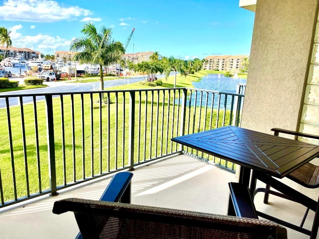901 Sw Seafarer Circle - Photo 2