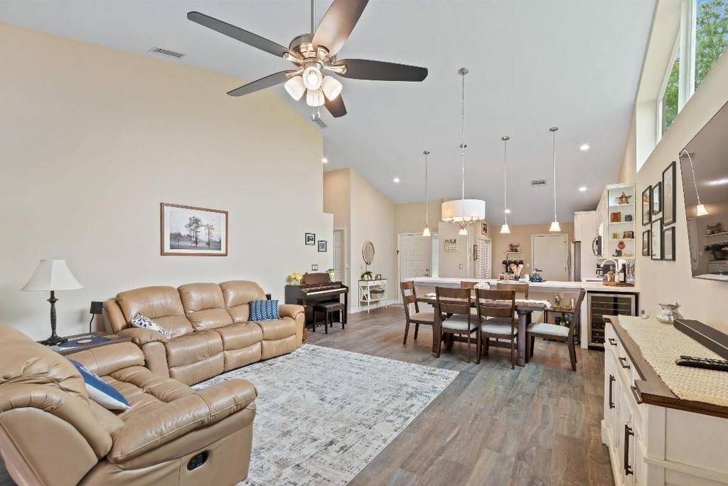 1401 Mahogany Place - Photo 3