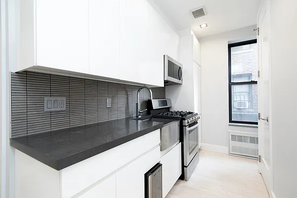 229 1st Avenue - Photo 2