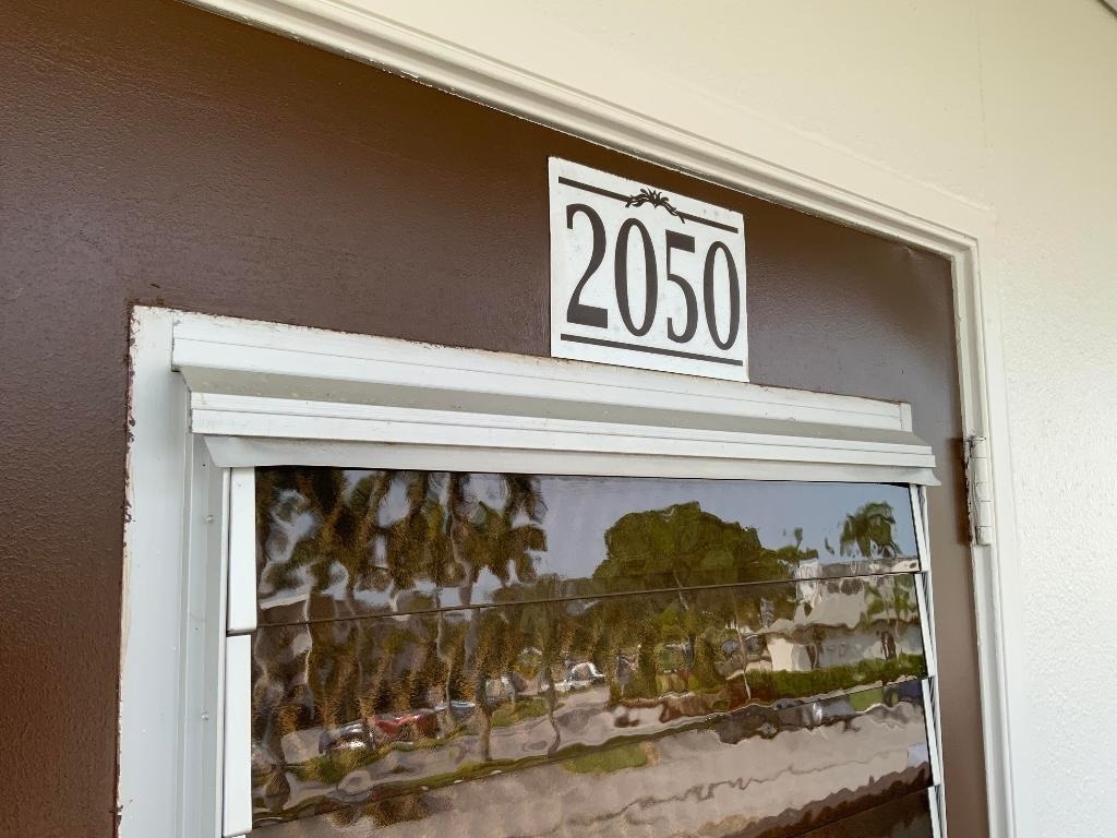 2050 Hythe C - Photo 0