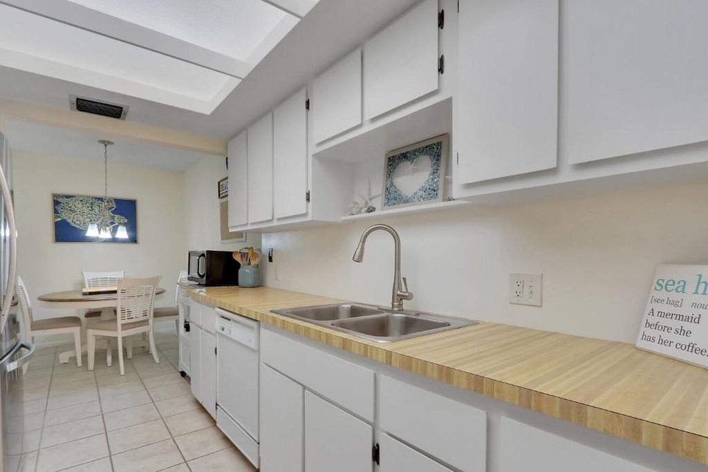 2051 Ne Ocean Boulevard - Photo 7