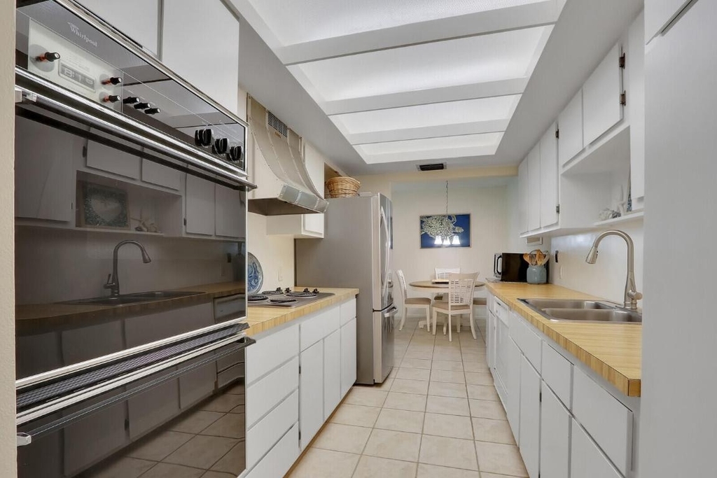 2051 Ne Ocean Boulevard - Photo 10