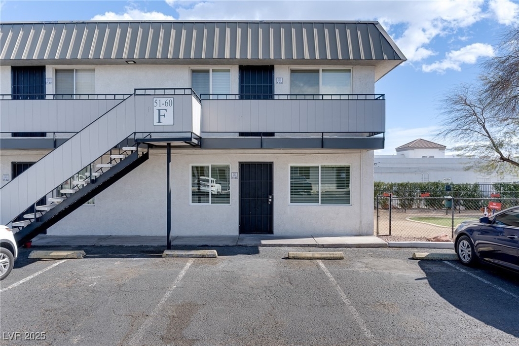 5001 Obannon Drive - Photo 2