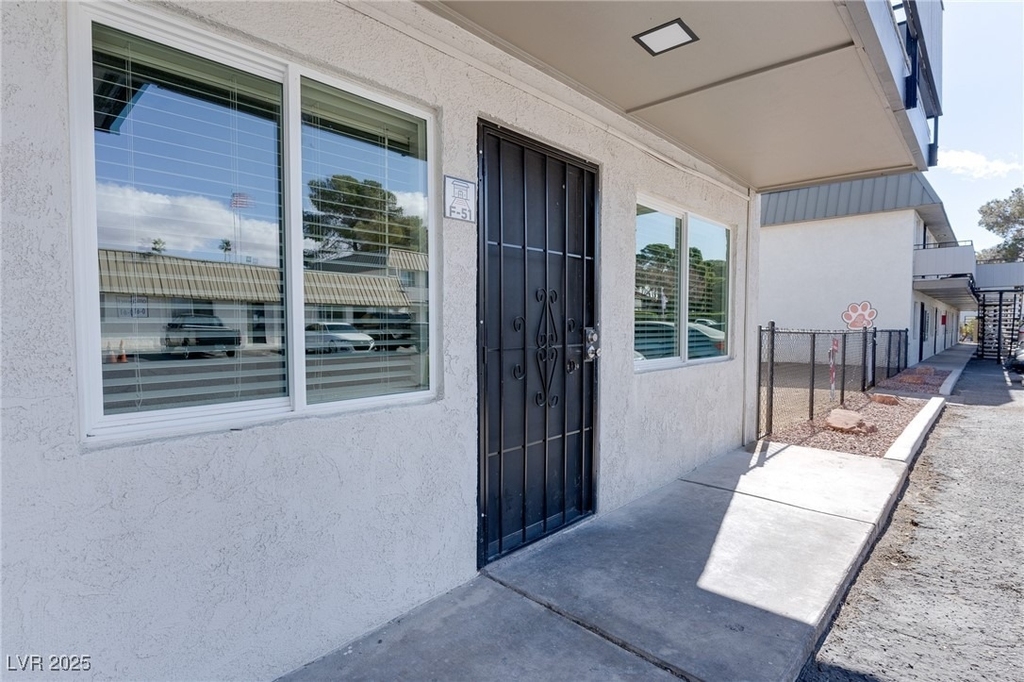 5001 Obannon Drive - Photo 4