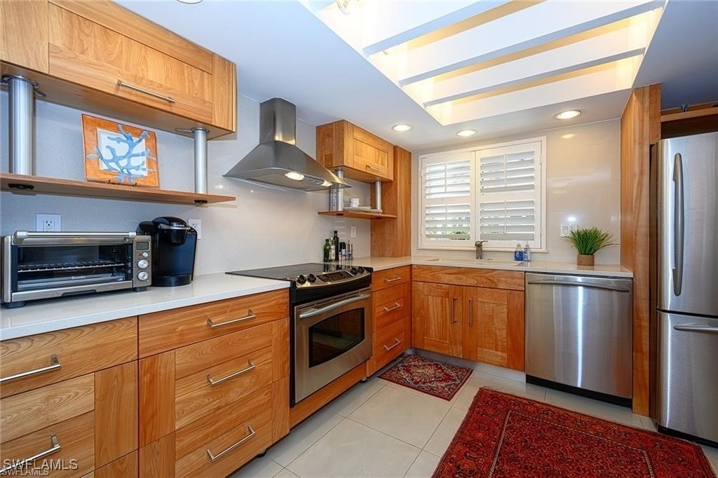 285 5th Avenue S - Photo 7