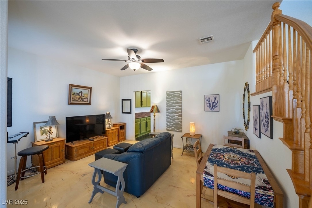 359 Hoskins Court - Photo 6