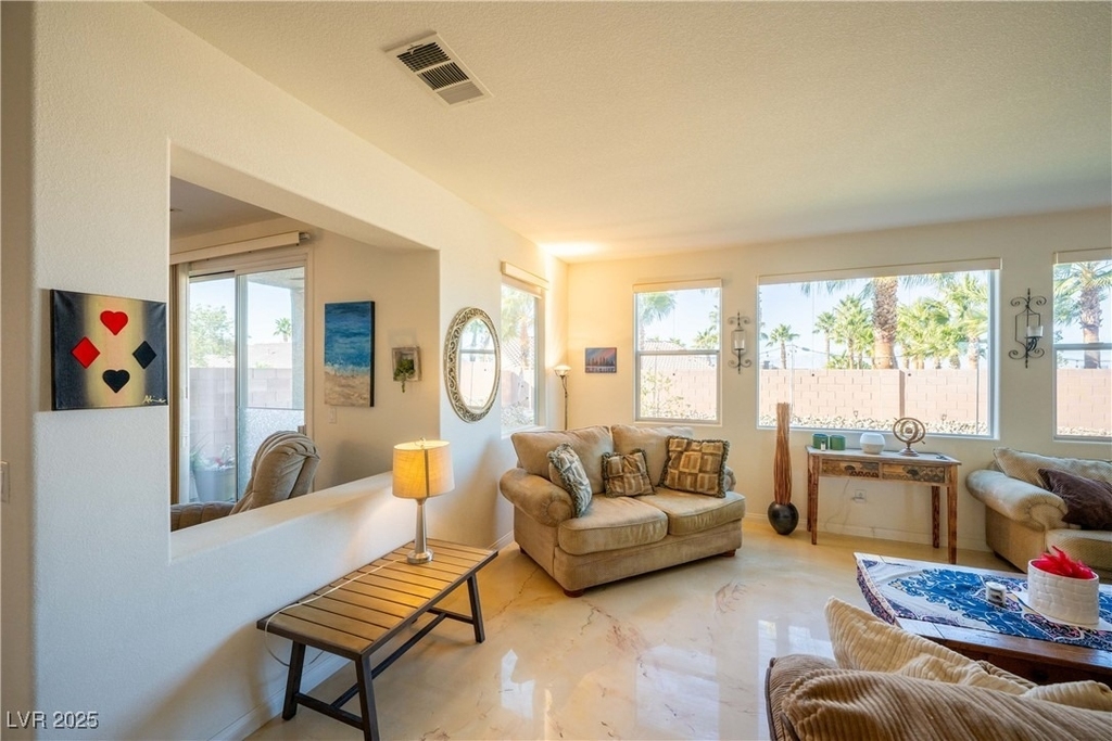 359 Hoskins Court - Photo 18