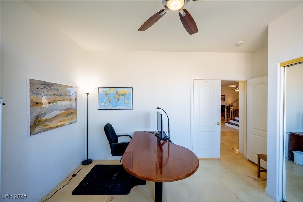 359 Hoskins Court - Photo 27