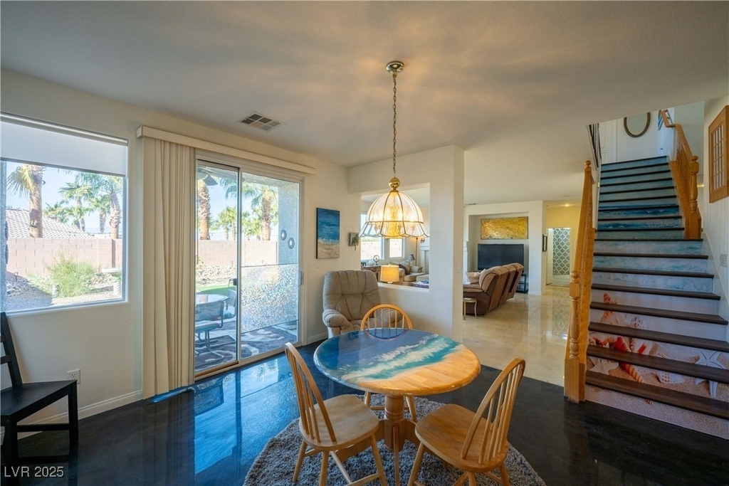 359 Hoskins Court - Photo 14