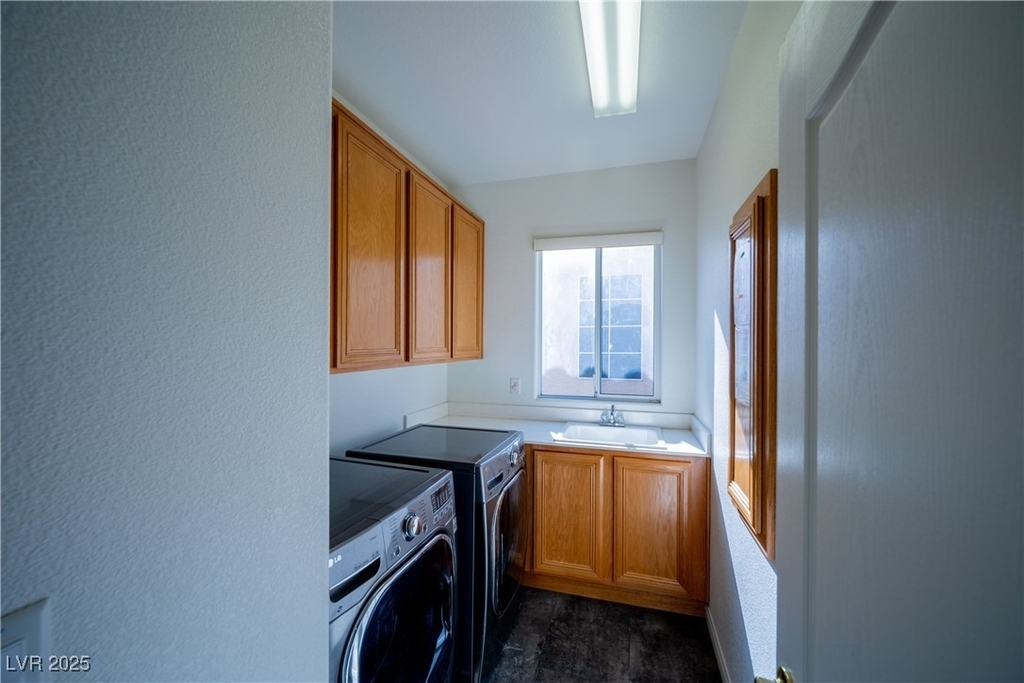 359 Hoskins Court - Photo 49