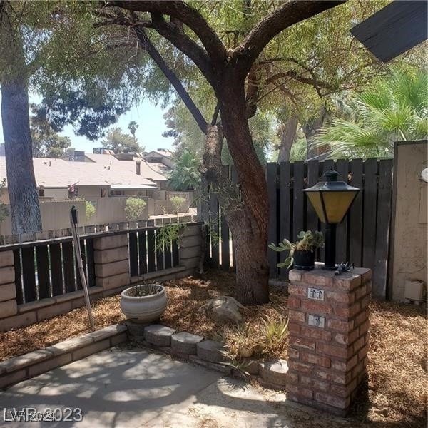 4032 Village Square - Photo 4