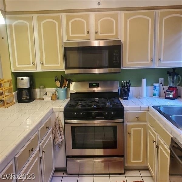 4032 Village Square - Photo 24