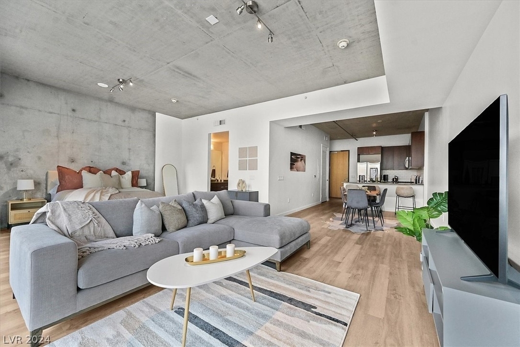 353 E Bonneville Avenue - Photo 6