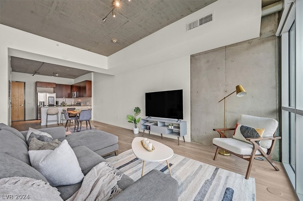 353 E Bonneville Avenue - Photo 8