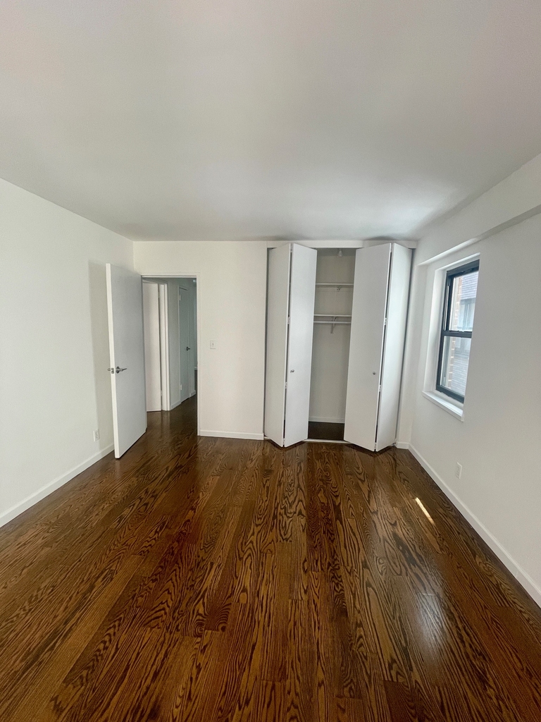 405 East 56th Street - Photo 8