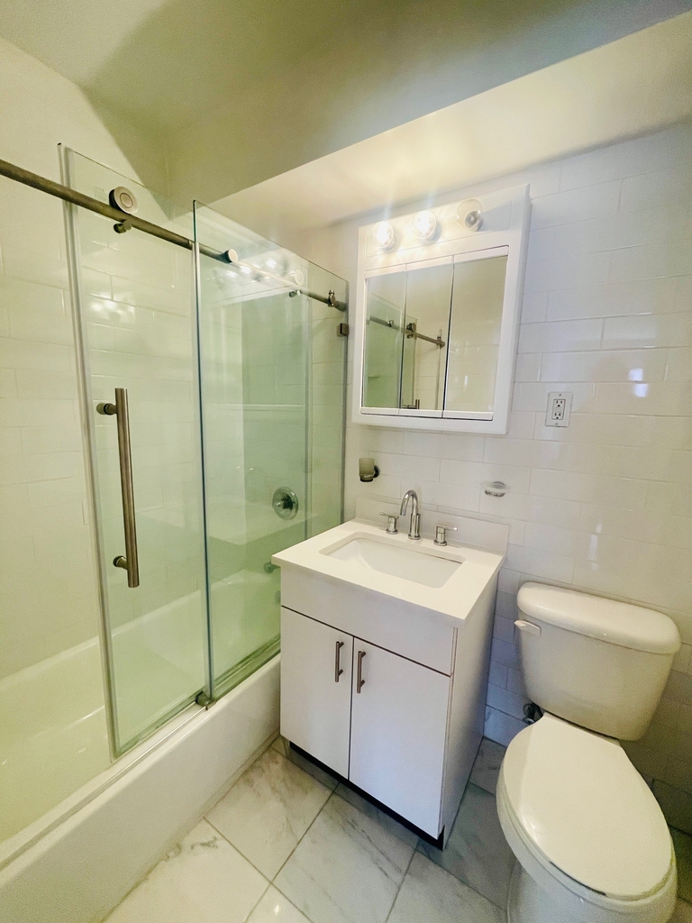 405 East 56th Street - Photo 12