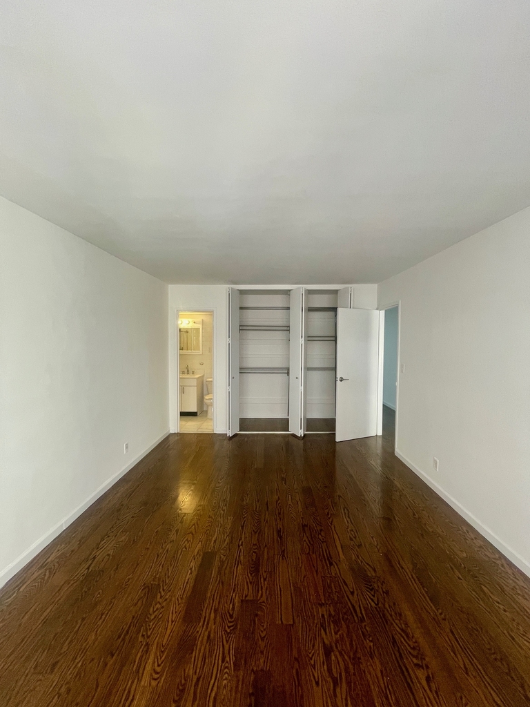 405 East 56th Street - Photo 10