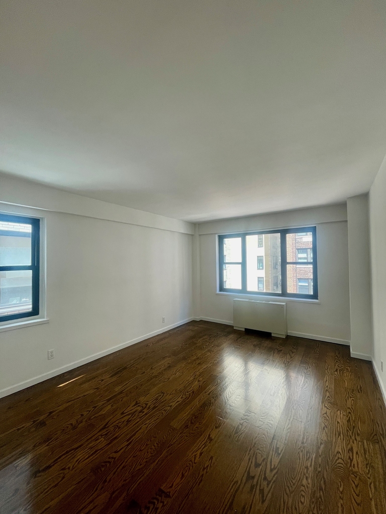405 East 56th Street - Photo 7