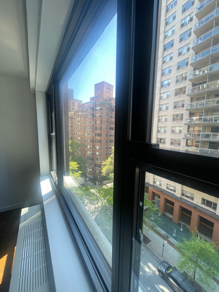 405 East 56th Street - Photo 2